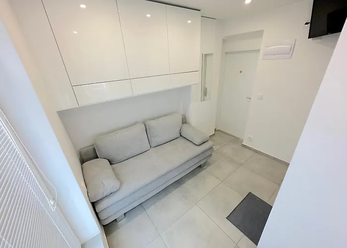 Krasny - Garzonka V Novom Meste S Terasou Appartement Bratislava