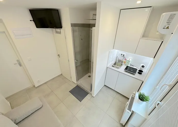 Krasny - Garzonka V Novom Meste S Terasou Apartman Pozsony